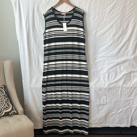 Antistar Black and White Striped Sleeveless Stretchy Maxi Dress Made in Canada - Picture 4 of 13